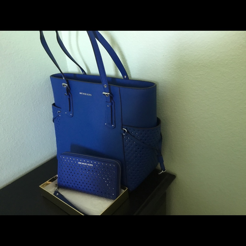 Brand New Michael Kors Set